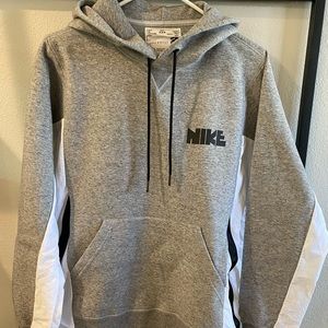 Nike Sacai Womens Pullover M Never Worn Beautiful architecture pockets & sinch
